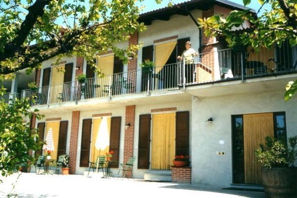 بارولو Agriturismo Le Viole المظهر الخارجي الصورة